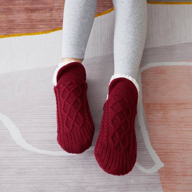 V-mond slipper-socks: Comfort and warmth for winter