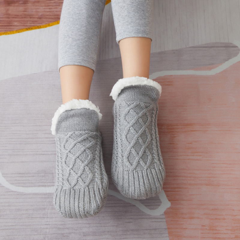 V-mond slipper-socks: Comfort and warmth for winter