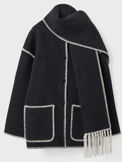 Elegante en veelzijdige jas met geïntegreerde sjaal
