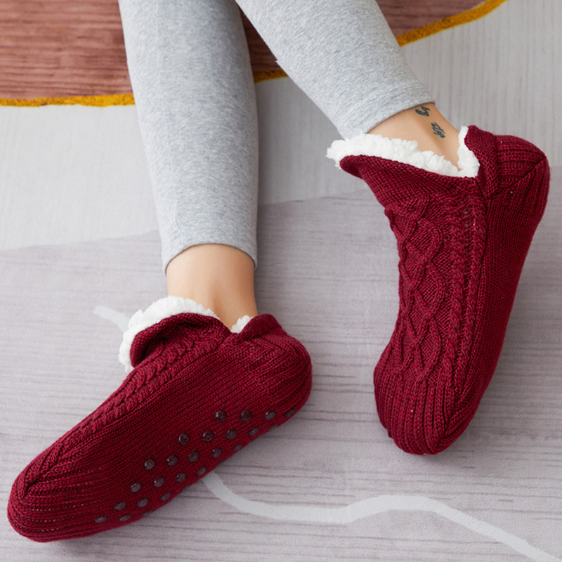 V-mond slipper-socks: Comfort and warmth for winter
