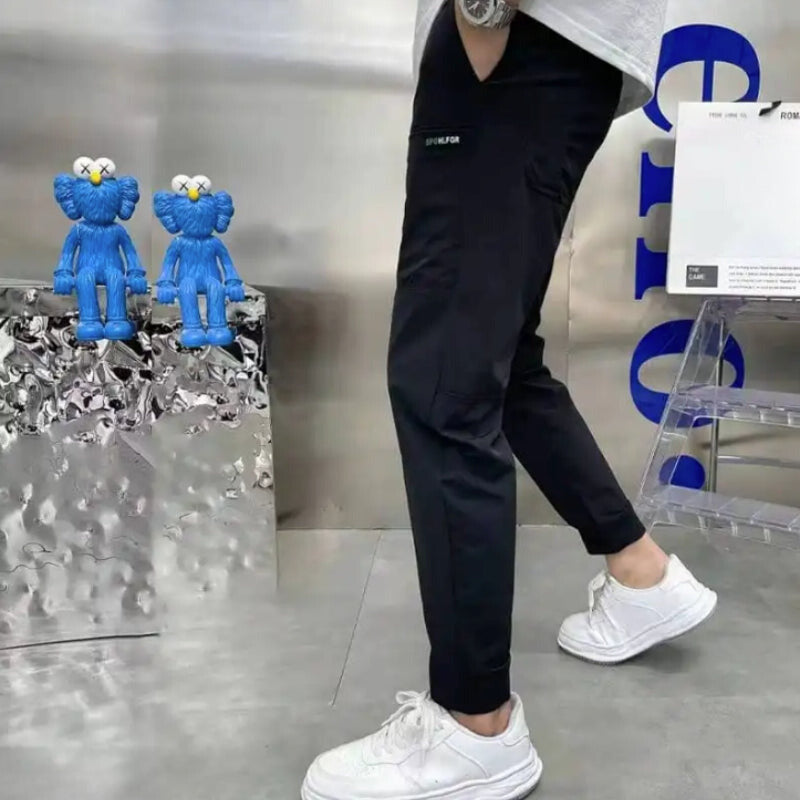 Pantaloni cargo comodi con grande capacità di stivaggio