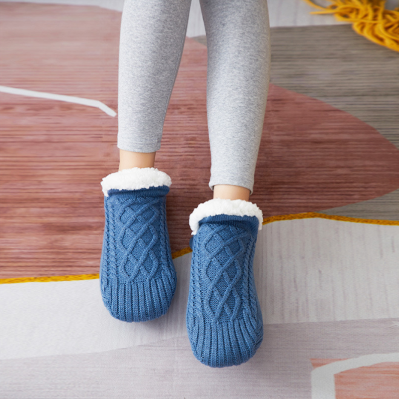 V-mond slipper-socks: Comfort and warmth for winter