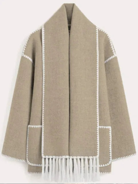 Elegante en veelzijdige jas met geïntegreerde sjaal
