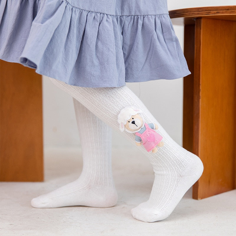 Medias para niñas: Estilo y confort con motivos de muñecas de dibujos animados