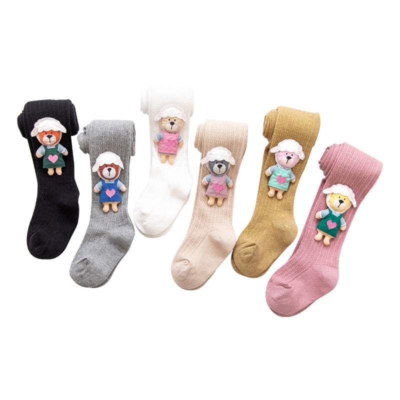 Medias para niñas: Estilo y confort con motivos de muñecas de dibujos animados