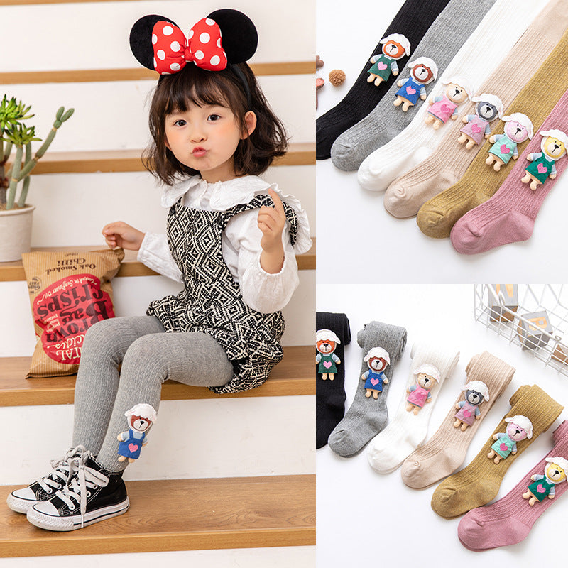 Medias para niñas: Estilo y confort con motivos de muñecas de dibujos animados